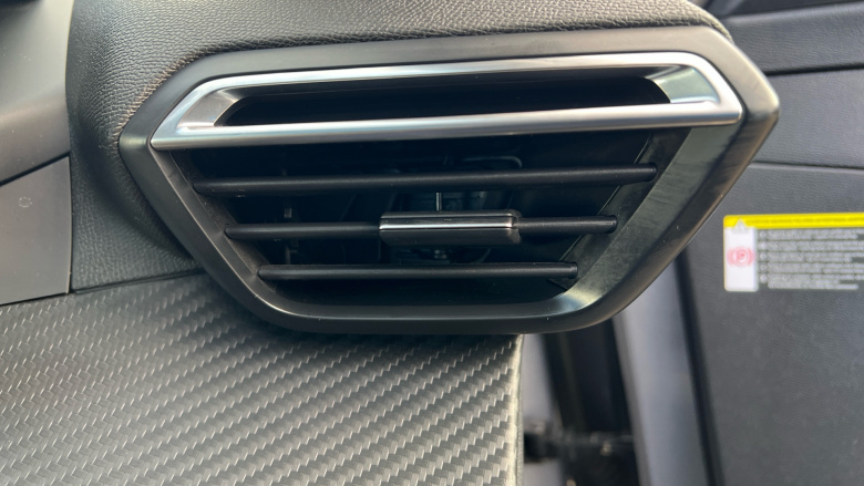 Peugeot 208 100kW Allure Premium 50kWh 5dr Auto Electric Hatchback